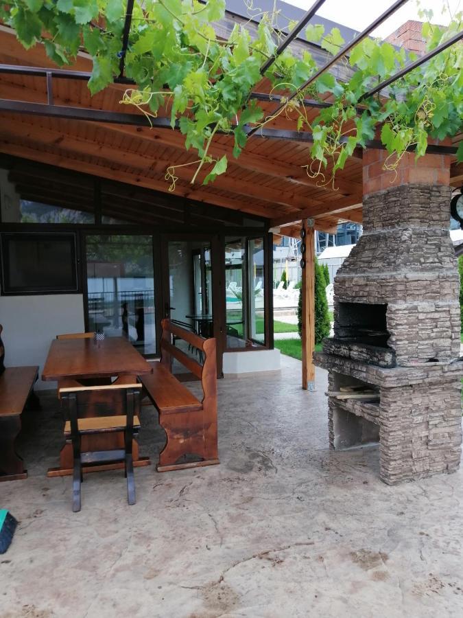 Vila Hercules Dubova Ngoại thất bức ảnh
