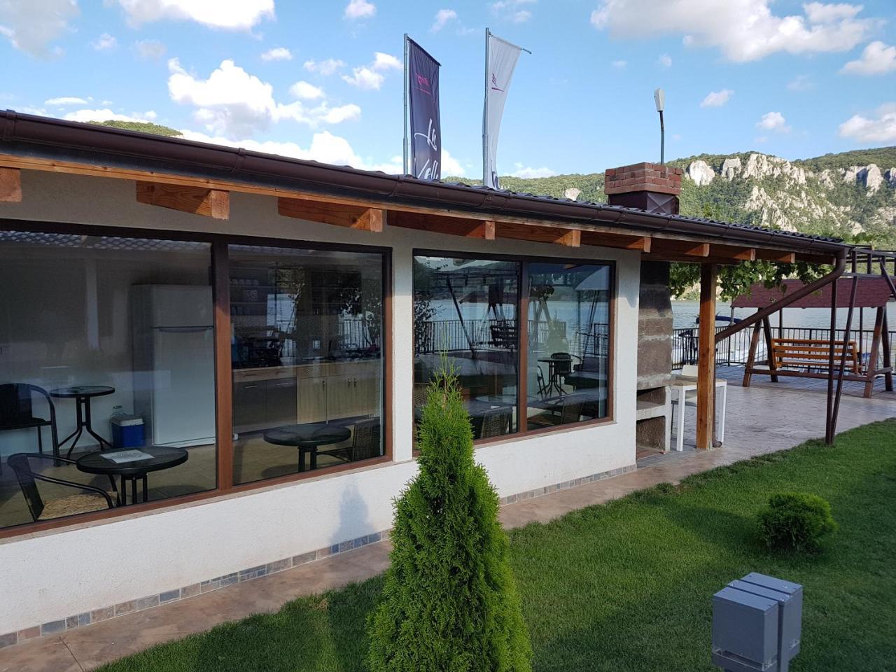 Vila Hercules Dubova Ngoại thất bức ảnh